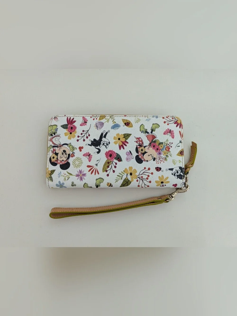 Dooney And Bourke X Disney Minnie Mouse Flower And Garden Wallet Wristlet